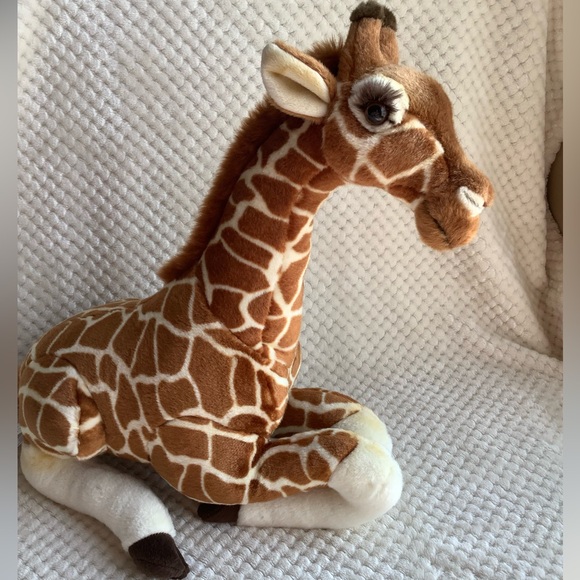 FAO SCHWARZ Large Plush Sitting Giraffe Stuffed Animal Toy - Picture 2 of 16